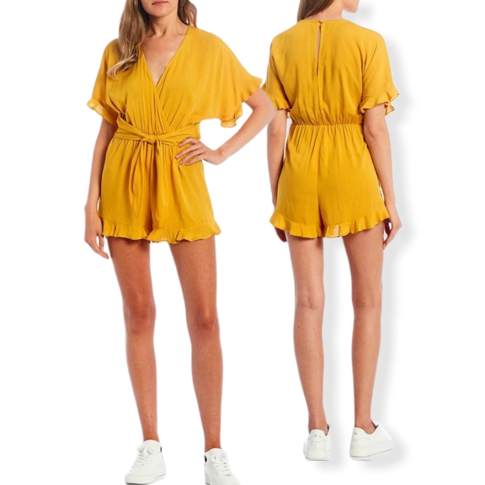 Evolutionary🔸️Short Sleeve Surplice V-Neck Textured Ruffled Romper, Size M, NWT